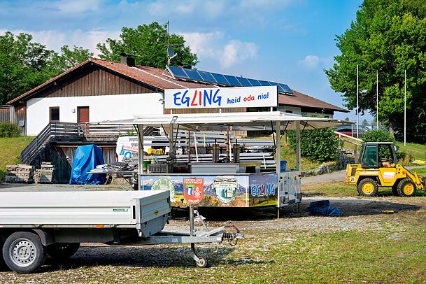 Die Eglinger Blauliachd-Party endete nach einer Gewalttat mit einem Großeinsatz. Die Eglinger Blauliachd-Party endete nach einer Gewalttat mit einem Großeinsatz.