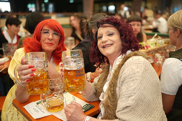 Monika (l.) und Melanie sind dankbar, dass es jetzt auch eine Veranstaltung für Frauen gibt. Monika (l.) und Melanie sind dankbar, dass es jetzt auch eine Veranstaltung für Frauen gibt.