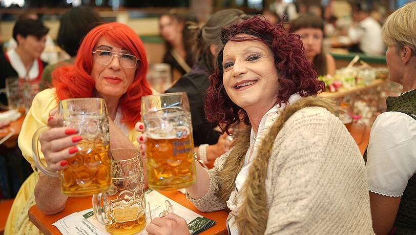 Monika (l.) und Melanie sind dankbar, dass es jetzt auch eine Veranstaltung für Frauen gibt. Monika (l.) und Melanie sind dankbar, dass es jetzt auch eine Veranstaltung für Frauen gibt.