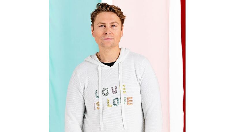 Modedesigner Dawid Tomaszewski begeistert insbesondere mit seinen ausdrucksstarken Prints. Modedesigner Dawid Tomaszewski begeistert insbesondere mit seinen ausdrucksstarken Prints.