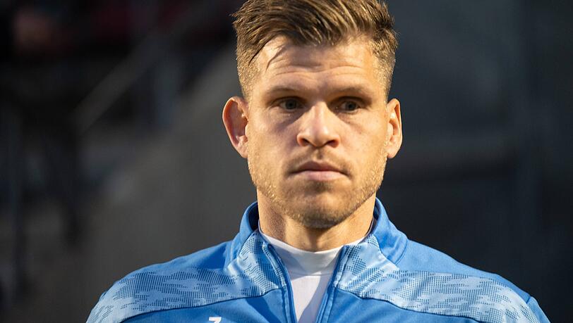 Florian Niederlechner schmort beim TSV 1860 unter Markus Kauczinski auf der Bank.