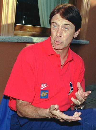 ... Trainer-Legende Cesare Maldini. Als Aktiver hatte auch er bis 1966 seine größten Erfolge beim AC Mailand. Und auch seine Enkel, die Söhne von Sohn Paolo sind schon auf bestem Weg ins Profigeschäft.