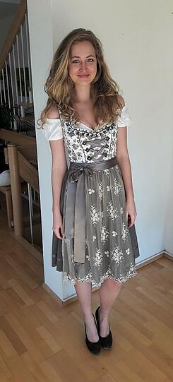 Julia (20)