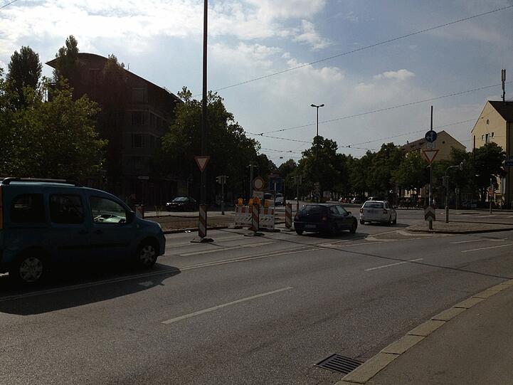 Diese Stelle macht den Autofahrern am Romanplatz Probleme.