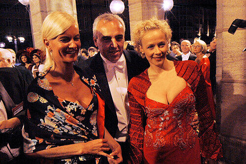 Er brachte Promi-Glanz nach Nürnberg: Hans Reiner Schröder mit seiner inzwischen geschiedenen Frau Sandra (l.) und Katja Riemann.