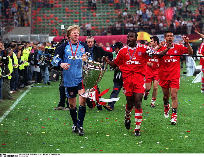 Den schönsten Sieg gegen Valencia feierte man in Mailand: beim bislang letzten Champions-League-Sieg 2001. Im Elfmeterschießen wurde damals Oliver Kahn zum Helden. Den letzten Elfmeter für Bayern verwandelte Thomas Linke. Ein denkwürdiger Abend.