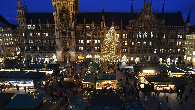 Der Christkindlmarkt am Marienplatz ist der älteste der Stadt. Der Christkindlmarkt am Marienplatz ist der älteste der Stadt.