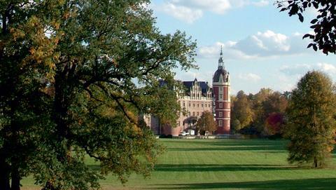 Die Oberlausitz liegt heute in Sachsen. Früher gehörte die Landschaft zu Schlesien. Die Oberlausitz liegt heute in Sachsen. Früher gehörte die Landschaft zu Schlesien.