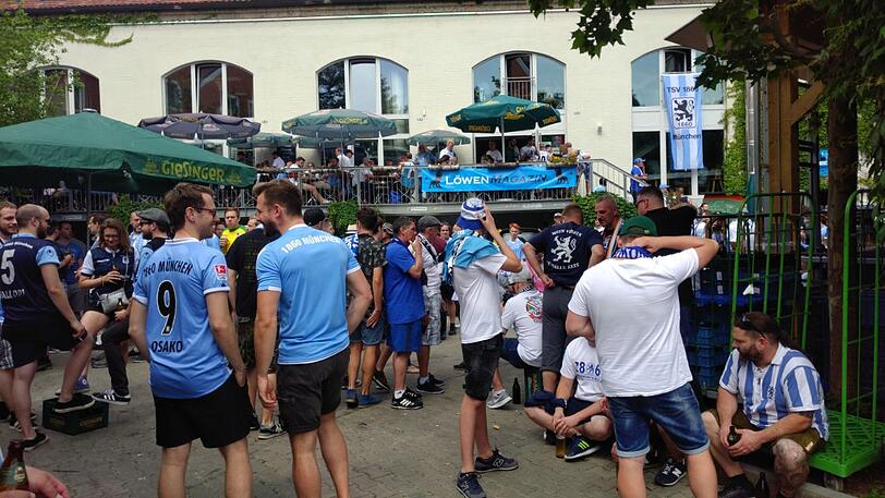 Relegation TSV 1860 München Fanmarsch Giesing Pyro