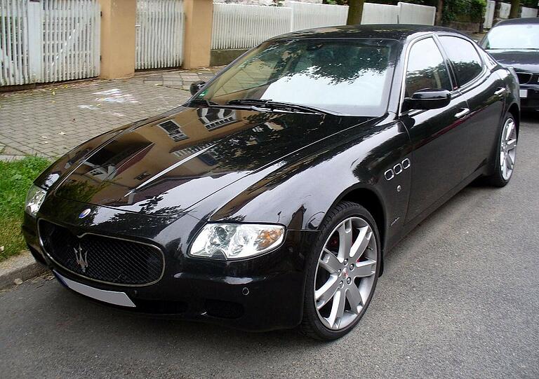 Sarah Kern leistet sich gerne was &ndash; etwa einen solchen Maserati Quattroporte. Der ist jetzt angezündet worden