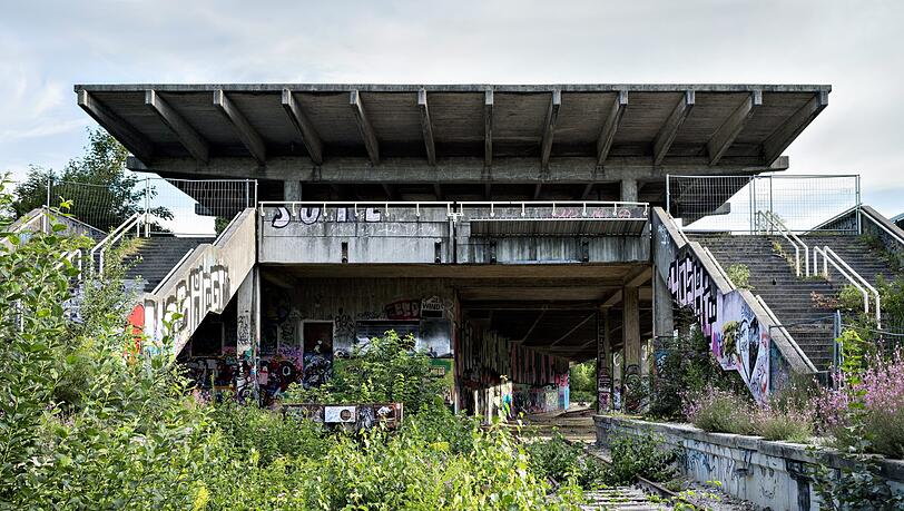 Der aufgelassene S-Bahnhof Olympiastadion. Der aufgelassene S-Bahnhof Olympiastadion.