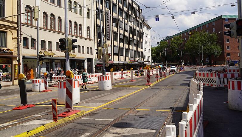 Auf der Zweibrückenstraße, fast am Isartor wird schon seit längerem gewerkelt. Nun fällt auch noch die Tram aus.
