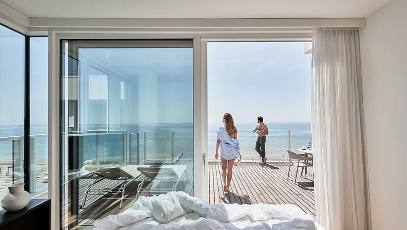 Starten Sie mit herrlichen Aussichten und einer sanften Meeresbrise im Falkensteiner Hotel & Spa Jesolo in den Tag. Starten Sie mit herrlichen Aussichten und einer sanften Meeresbrise im Falkensteiner Hotel & Spa Jesolo in den Tag.