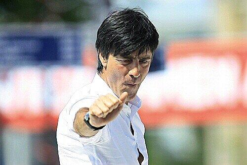 Kontakt zu Kuranyi: Bundestrainer Joachim Löw