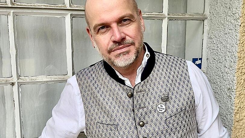 Trachten-Profi Oliver Rauh erklärt die angesagtesten Looks auf der Wiesn 2025. Trachten-Profi Oliver Rauh erklärt die angesagtesten Looks auf der Wiesn 2025.