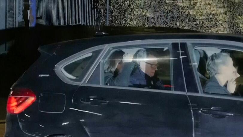 Peter Mandelson wurde nach seiner Festnahme unter Auflagen freigelassen.