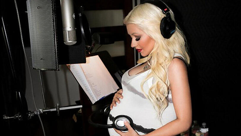 Christina Aguilera arbeitet hochschwanger am neuen Album Christina Aguilera arbeitet hochschwanger am neuen Album