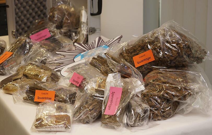 Haschisch und Marihuana: Am Freitag zeigten Polizei und Staatsanwaltschaft die sichergestellten Betäubungsmittel in dem Ermittlungsfall.