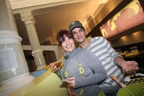 Wollen mit ihrem Restaurant &bdquo;Grinsekatze&ldquo; gewinnen: Anna Regenberg und Toby Kronwitter.