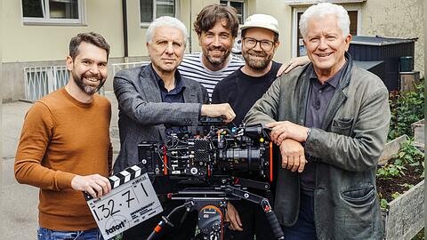 Produzent Korbinian Dufter, Hauptdarsteller Udo Wachtveitl, Kameramann Michael Schreitel, Regisseur Sven Bohse und Hauptdarsteller Miroslav Nemec drehen den letzten Münchner "Tatort".