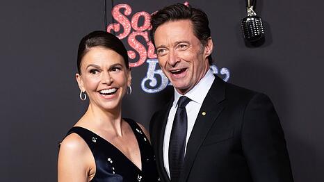 Sutton Forster und Hugh Jackman sind sich sicher miteinander.