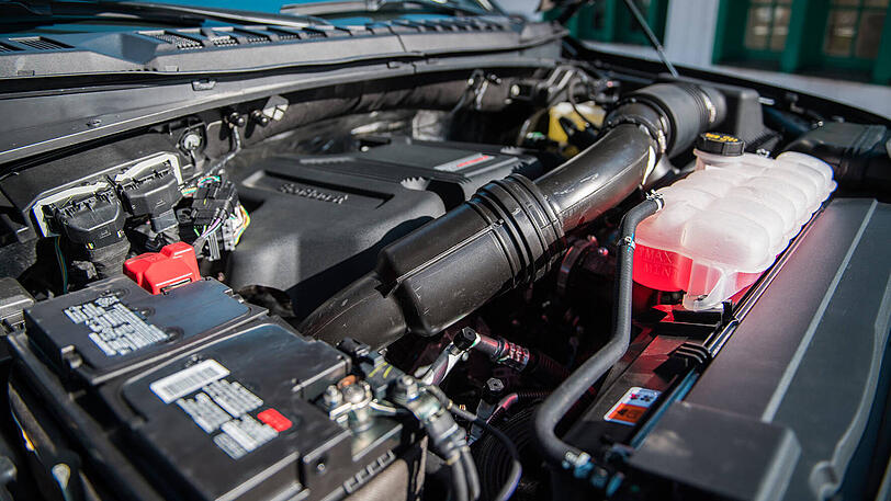 Nur der Motor ist geschrumpft - statt acht gibt es jetzt sechs Zylinder. Die aber produzieren mehr Leistung als bisher.