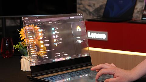 Der Lenovo-Laptop mit durchsichtigem Bildschirm vom MWC 2024.