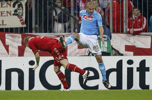 Beim Champions-League-Spiel im November 2011 gegen Neapel traf es Bastian Schweinsteiger.