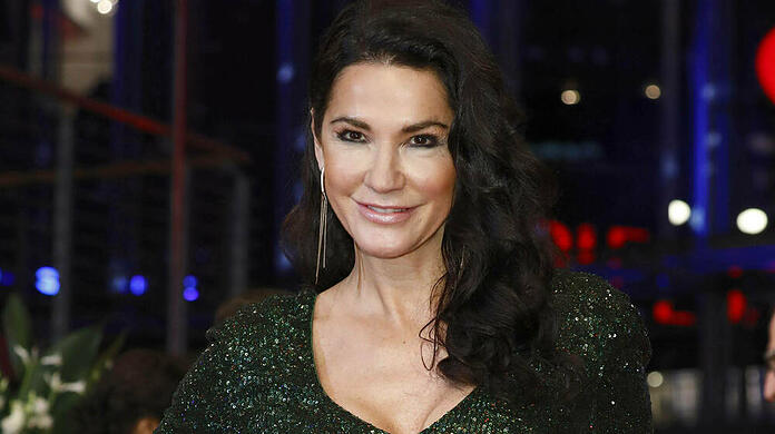 Mariella Ahrens zeigt sich auch mit 52 Jahren fast komplett faltenfrei. Wie steht sie zu Botox?