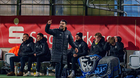 Erlebte mit dem TSV 1860 ein wildes Spiel gegen Buchbach: Trainer Alper Kayabunar.