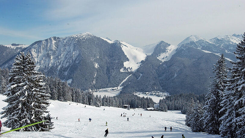Am Spitzingsee lässt sich prima Ski fahren. Am Spitzingsee lässt sich prima Ski fahren.