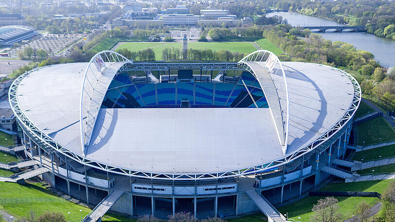 RB Leipzig und die Red Bull GmbH kaufen das Stadion in Leipzig.