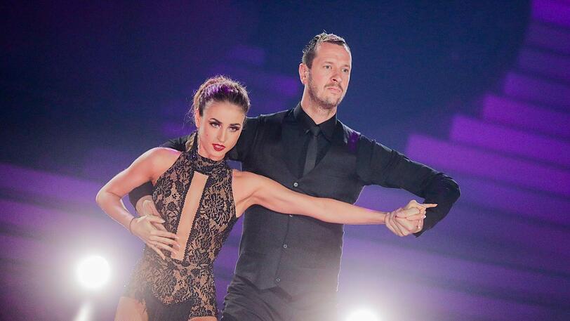 Haben 2019 den "Let's Dance"-Pokal geholt: Ekaterina Leonova und Ex-Handballer Pascal Hens.