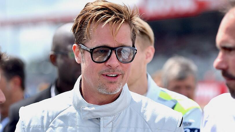 Brad Pitt bei den Dreharbeiten in Le Mans, Frankreich. Brad Pitt bei den Dreharbeiten in Le Mans, Frankreich.