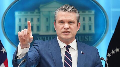 Pentagon-Chef Hegseth ordnet den Abzug von rund 5.000 Soldaten aus Deutschland an. (Archivbild)