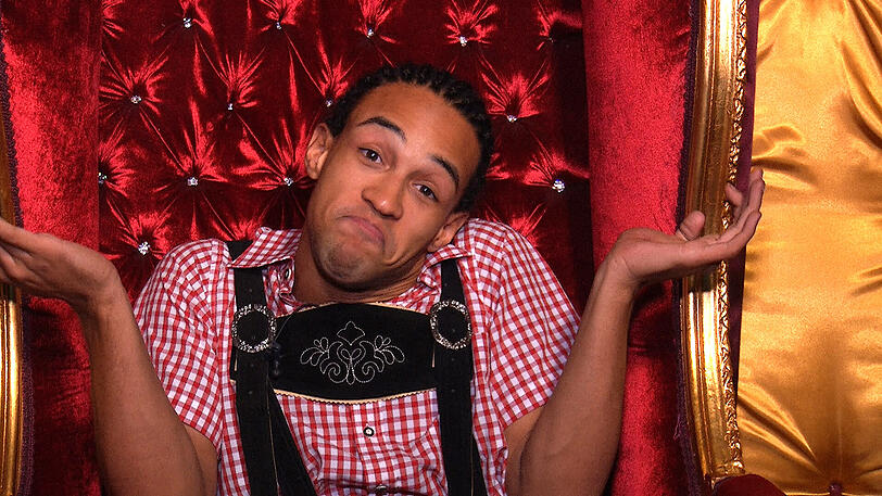 Oktoberfest-Stimmung im Big Brother Haus: Die Belohnung für ein von Natalia gewonnenes Match.