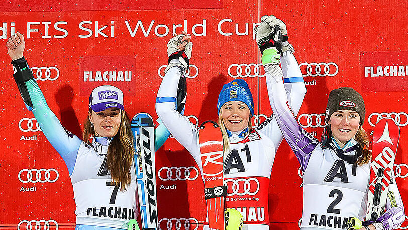 Wieder nichts zu holen für Deutschlands Slalom-Damen. Auf dem Podest standen andere: Sieger wurde die Schwedin Frida Hansdotter (m) vor Tina Maze (l. SLO) und Mikaela Shiffrin (USA). Wieder nichts zu holen für Deutschlands Slalom-Damen. Auf dem Podest standen andere: Sieger wurde die Schwedin Frida Hansdotter (m) vor Tina Maze (l. SLO) und Mikaela Shiffrin (USA).