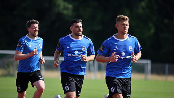 Die Löwen um die Hoffnungsträger Kevin Volland (m.) und Florian Niederlechner (r.) legen am Wochenende mit den ersten beiden Testspielen los.