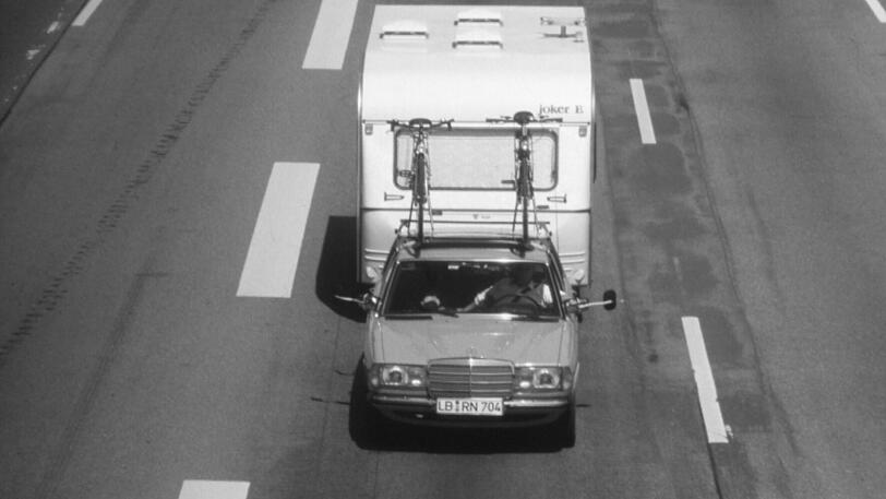 Daran hat sich bis heute nichts geändert: Wer einige Tipps beachtet und vernünftig plant, kann ganz entspannt mit dem Auto in Urlaub fahren.