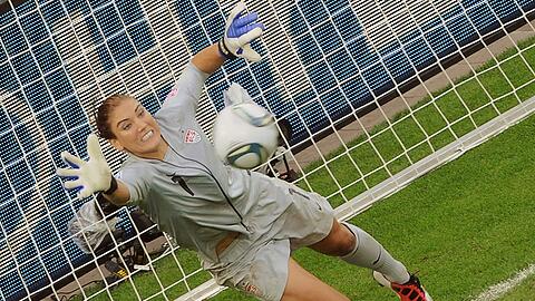 Einer der Superstars im Frauenfußball: Hope Solo stand bei drei Weltmeisterschaften im US-Tor.