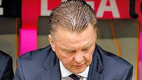 Hat er sich verzockt? Bayern-Coach van Gaal zeigte sich in Basel selbstkritisch.