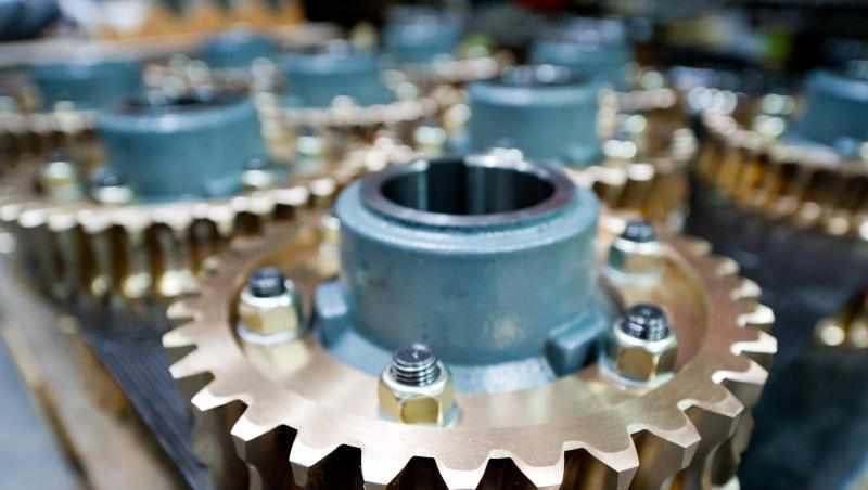 Teile eines Metal-Getriebes liegen auf einem Tisch. Foto: picture alliance/dpa/Symbolbild Teile eines Metal-Getriebes liegen auf einem Tisch. Foto: picture alliance/dpa/Symbolbild