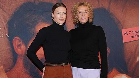 Paula Riemann und Mutter Katja sind durch den Familienzuwachs noch enger zusammenger&uuml;ckt.