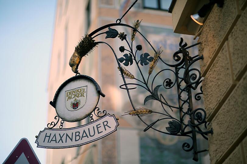 Beim Haxnbauer ist der Name kulinarisches Programm.