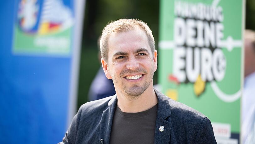 Aus Sicht von Philipp Lahm ist es entscheidend, dass der neue Bundestrainer schnell einen Spielstil entwickelt.
