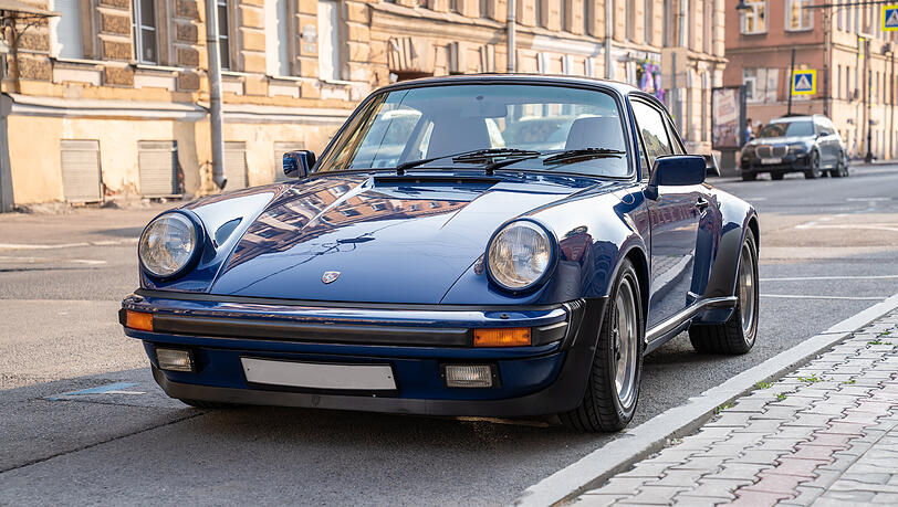 Einen solchen Porsche 911 Turbo zerlegte ein 24-jähriger Münchner auf der A952. (Symbolbild) Einen solchen Porsche 911 Turbo zerlegte ein 24-jähriger Münchner auf der A952. (Symbolbild)