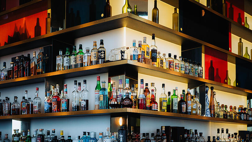 Auch die M'uniqo-Rooftop-Bar im Andaz Hotel macht bei dem Cocktail-X-Festival mit. Hier findet am 14. Mai auch die offizielle Er&ouml;ffnungsfeier statt.