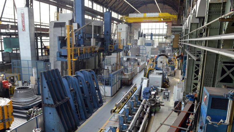 Blick in eine Produktionshalle. Das Ifo-Institut rechnet damit, dass die deutsche "Industrie 2019 als Konjunkturmotor weitgehend ausfallen" wird. Blick in eine Produktionshalle. Das Ifo-Institut rechnet damit, dass die deutsche "Industrie 2019 als Konjunkturmotor weitgehend ausfallen" wird.