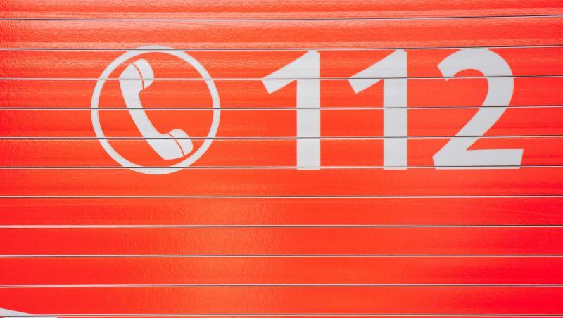 Ein Feuerwehr-Gerätewagen mit der Aufschrift "112". Foto: Hauke-Christian Dittrich/dpa Ein Feuerwehr-Gerätewagen mit der Aufschrift "112". Foto: Hauke-Christian Dittrich/dpa
