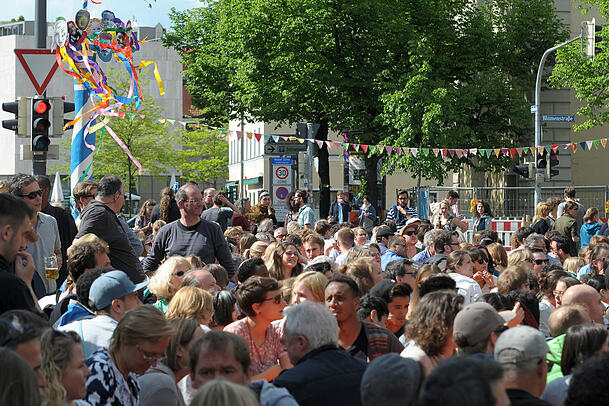 Das erste Bellevue-Straßenfest fand 2015 statt. Das erste Bellevue-Straßenfest fand 2015 statt.